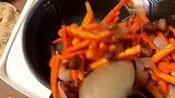 电饭煲两步完成正宗新疆手抓饭，做法简单很下饭！