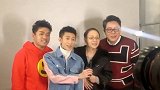 《家有儿女》主演重聚，频频笑场惹人泪崩，说台词笑出了褶子