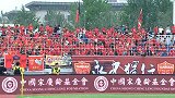 中超-17赛季-联赛-第22轮-嘿！兄弟 东北德比气氛融洽亚泰延边球迷横幅互动-花絮