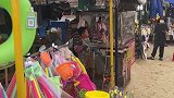 这小子厉害了，烤串技术好嘴巴还甜