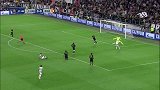 欧冠-1617赛季-淘汰赛-半决赛-第2回合-第22分钟射门 伊瓜因单刀挑射过门将被格里克门线解围-花絮