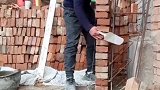 砌砖师傅中午喝了点酒，到工地这样砌砖，扣三天工资不过分吧！
