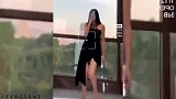 美女穿休闲装特别好看，你更喜欢哪一位呢