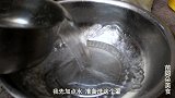 苗大姐买来20个鸭蛋，泡酒包盐，20天后吃咸鸭蛋了