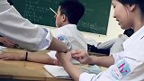 爆笑：班上有这么一位开放的女同学，我怎么能不早恋