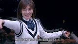 何炅谢娜因亲密拥抱，引著名导演怒喷：滚出娱乐圈！