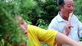 胖妹进城买羊蹄，给老爸解馋，出锅后搭配白酒下肚