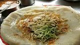 这是陕西当地的凉皮吗！真的没吃过这种包的凉皮！你们有吃过吗