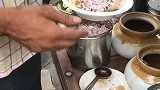 印度街头小吃”火山泥”，真的像一座火山。