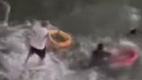 风高浪急之夜，2名游客不慎落海！危急关头，舟山东极渔民后代飞身入海。“什么都没想，每个岛上的人都会去救人的！”