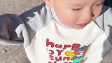 我说数到三就抱他