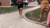 哎呀妈呀，真不是我踢你屁股的！