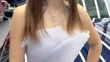 车展撩车模小姐姐，亲她就完事了