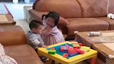 你以为的生二胎，现实中的生二胎，网友：没对比就没伤害！