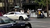 宾利与劳斯莱斯狭路相逢，谁更胜一筹，看到最后我就明白了！