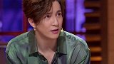 堂堂火星副局长薛之谦居然沦落到，给别人当杆子举的地步 薛之谦谁还不是个打工人了  娱乐圈打工人