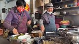 福建古镇老街做了4代人的小店，海蛎饼1个6块日炸500多个