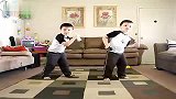 [育儿]超可爱！双胞胎兄弟在家玩wii时的销魂舞蹈