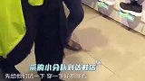 黄磊带留守儿童买鞋，孩子们都报大码数，原因令人心疼