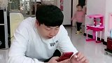 暖宝真是太聪明了，抢完东西就喊靠山，虎爸也不敢吱声啊！
