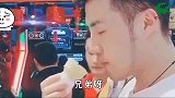 爆笑：牛：就是不让，有本事你飞过去呀