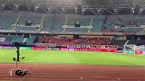 鲁能球迷赛后久久不离席 女生喊破嗓子“为什么要这么对我们！”