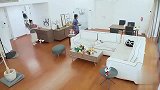 傅首尔带去杨迪家的大肠，做得很成功，谈起儿子不易母亲心疼落泪