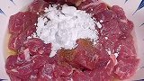 超级好吃的烤肉串，鲜嫩多汁，今天分享给大家烤肉串