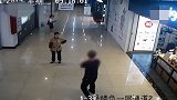 保洁员好心提醒男子，没想到却遭男子一顿暴打