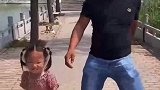 七彩童年：爸爸是来搞笑的吗