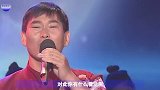 巨星朱之文在家喝酒，看清他喝的酒和身后的环境