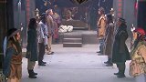 土匪抢劫皇宫，满满黄金装了几袋，就差女人相伴了