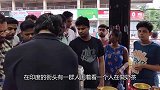 印度街头“火锅”奶茶火爆网络，1块钱1杯，一天卖掉近万杯奶茶