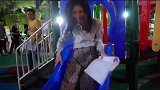 搞笑花絮面对许倾悠提出“骑大马”要求，张予曦直接上大脚