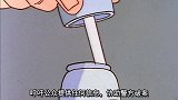 丁丁来找船长，却发现船长迟迟不来开门，怎料是船长出事了