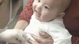 第一次打疫苗的宝宝竟然是这个表情！网友：我对你满脸微笑，你却对我下毒手！ 打针不哭 萌娃