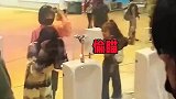 网红厕所竟然在里面能看到外面