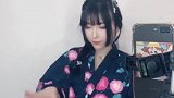 穿着和服的小姐姐，对着镜子自拍跳舞，你们喜欢吗
