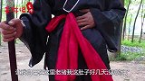 唐僧和沙僧偷吃，八戒闻着味一路飞奔过去，回来就跟老板诉苦