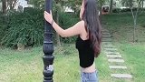 美女姐姐路虎摇来一波