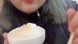结果卖粥包子的老板看你的眼神！神尴尬啊