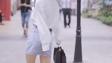 随时随地照镜子的小姐姐，你喜欢吗