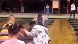 爆笑瞬间：再晚点，你嫂子衣服都干了