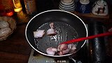 腊肉的做法家常做法，百吃不腻的泡椒炒腊肉，超级开胃