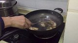 家常美食，这样炒出来的土豆回锅肉，就是香气宜人，口感肥而不腻