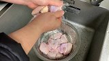 鸡翅这样做孩子最爱吃，不烤不焗，一次做1斤，出锅孩子抢着吃