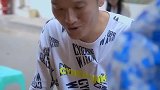 她对她男朋友也挺好的