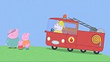 小猪佩奇：猪爸爸不能坐飞机，他在下面玩得也欢乐，还抓鸭子呢