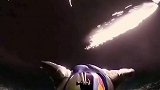 浪漫的人造流星雨：只要肯花钱，星空将为你闪烁！ 跳伞