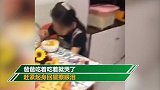 贴心小棉袄！女儿熬夜给爸爸做手擀生日面